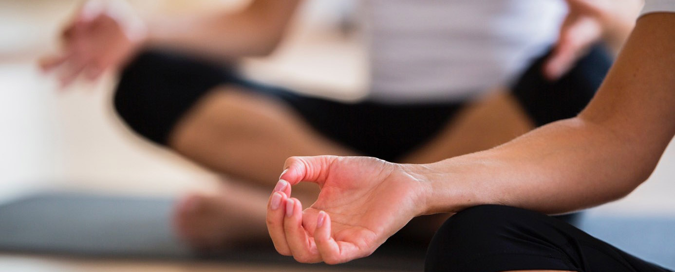 Personne faisant du yoga