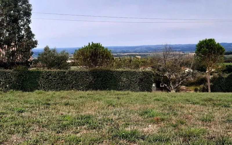 Terrain à bâtir de 1465 m² à LAUTREC (81)
