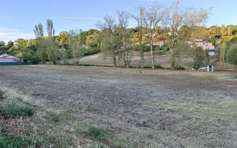 Terrain à bâtir de 2550 m² à PUYGOUZON (81)
