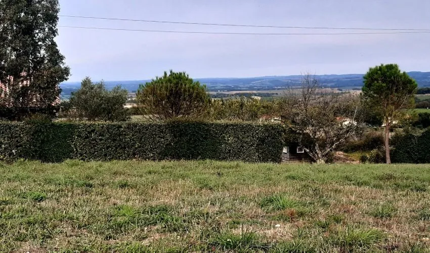 Terrain à bâtir de 1465 m² à LAUTREC (81)
